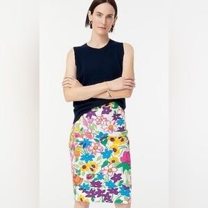 J.crew No. 2 Pencil® skirt in vibrant garden print size 6 tall